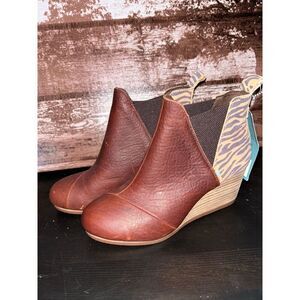 Toms Kelsey Brown Leather Zebra Wedge Booties 7